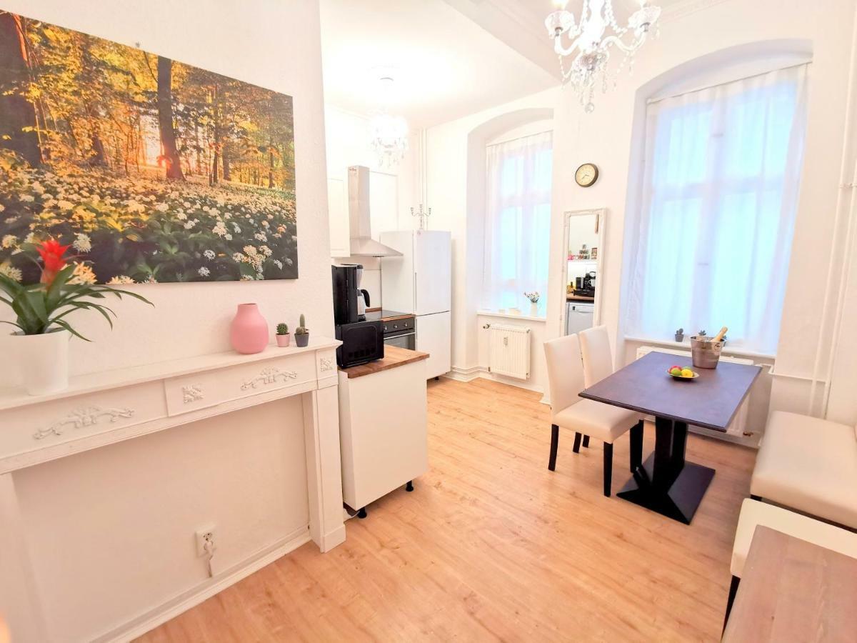 Kvh By Rockchair Apartments L Superhost Status L Boxspringbett Am Schloss Charlottenburg Welcomes You! برلين المظهر الخارجي الصورة